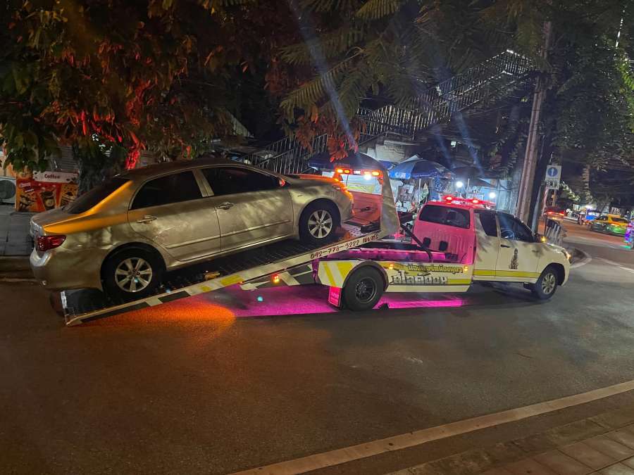 15 - https://petchcarslidedonmuang24hours.com | เพชร By น้องพอร์ตน้องนุดาสไลด์ออน ให้บริการรถยก รถสไลด์ รถลากจูง ตลอด 24 ชั่วโมง ราคาถูก บริการรวดเร็ว ครอบคลุมการขนส่งรถยนต์ มอเตอร์ไซค์ สินค้า และช่วยเหลือฉุกเฉิน