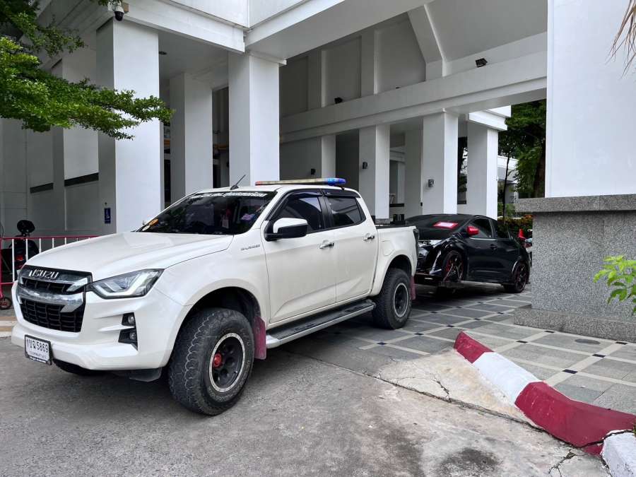 19 - https://petchcarslidedonmuang24hours.com | เพชร By น้องพอร์ตน้องนุดาสไลด์ออน ให้บริการรถยก รถสไลด์ รถลากจูง ตลอด 24 ชั่วโมง ราคาถูก บริการรวดเร็ว ครอบคลุมการขนส่งรถยนต์ มอเตอร์ไซค์ สินค้า และช่วยเหลือฉุกเฉิน