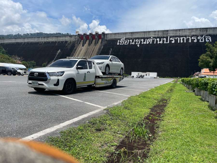 31 - https://petchcarslidedonmuang24hours.com | เพชร By น้องพอร์ตน้องนุดาสไลด์ออน ให้บริการรถยก รถสไลด์ รถลากจูง ตลอด 24 ชั่วโมง ราคาถูก บริการรวดเร็ว ครอบคลุมการขนส่งรถยนต์ มอเตอร์ไซค์ สินค้า และช่วยเหลือฉุกเฉิน