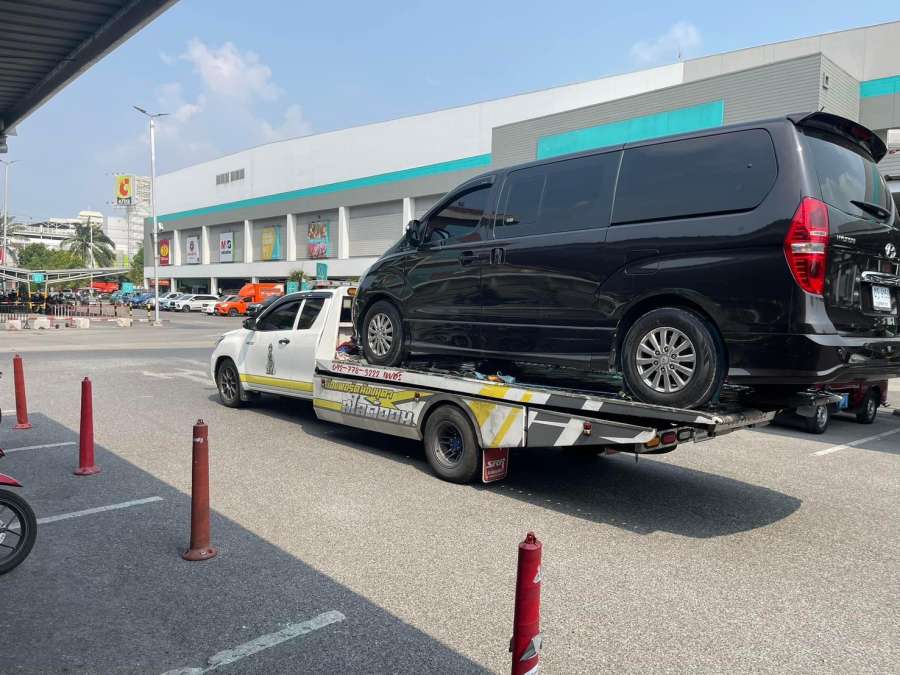 32 - https://petchcarslidedonmuang24hours.com | เพชร By น้องพอร์ตน้องนุดาสไลด์ออน ให้บริการรถยก รถสไลด์ รถลากจูง ตลอด 24 ชั่วโมง ราคาถูก บริการรวดเร็ว ครอบคลุมการขนส่งรถยนต์ มอเตอร์ไซค์ สินค้า และช่วยเหลือฉุกเฉิน