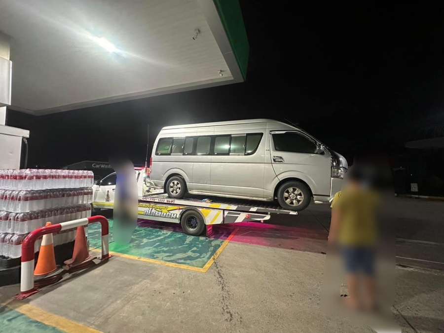 33 - https://petchcarslidedonmuang24hours.com | เพชร By น้องพอร์ตน้องนุดาสไลด์ออน ให้บริการรถยก รถสไลด์ รถลากจูง ตลอด 24 ชั่วโมง ราคาถูก บริการรวดเร็ว ครอบคลุมการขนส่งรถยนต์ มอเตอร์ไซค์ สินค้า และช่วยเหลือฉุกเฉิน