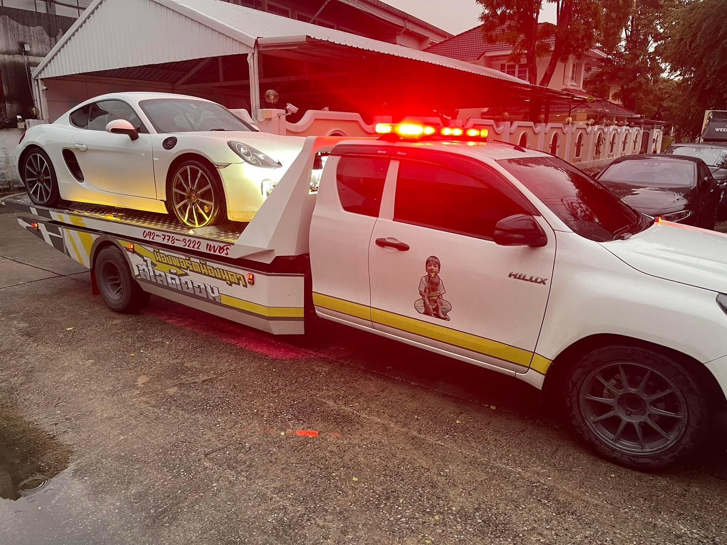 49 - https://petchcarslidedonmuang24hours.com | เพชร By น้องพอร์ตน้องนุดาสไลด์ออน ให้บริการรถยก รถสไลด์ รถลากจูง ตลอด 24 ชั่วโมง ราคาถูก บริการรวดเร็ว ครอบคลุมการขนส่งรถยนต์ มอเตอร์ไซค์ สินค้า และช่วยเหลือฉุกเฉิน