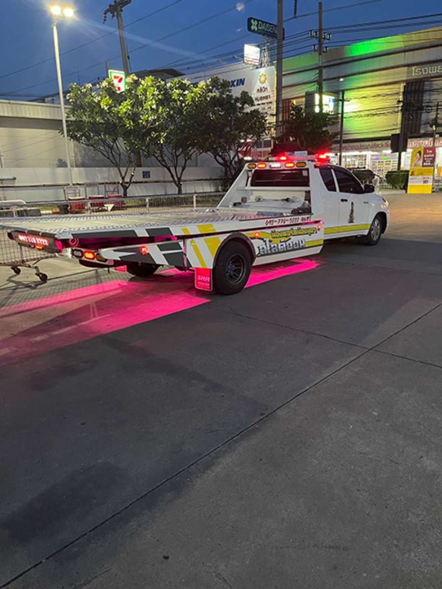 8 - https://petchcarslidedonmuang24hours.com | เพชร By น้องพอร์ตน้องนุดาสไลด์ออน ให้บริการรถยก รถสไลด์ รถลากจูง ตลอด 24 ชั่วโมง ราคาถูก บริการรวดเร็ว ครอบคลุมการขนส่งรถยนต์ มอเตอร์ไซค์ สินค้า และช่วยเหลือฉุกเฉิน